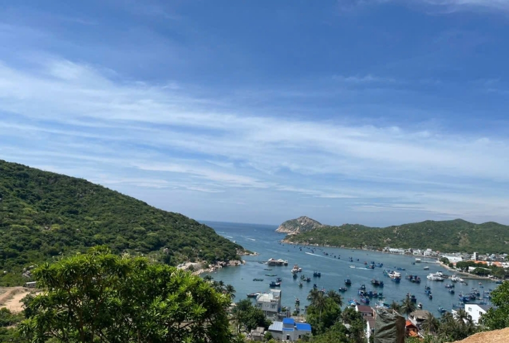 Cam Ranh to Vinh Hy
