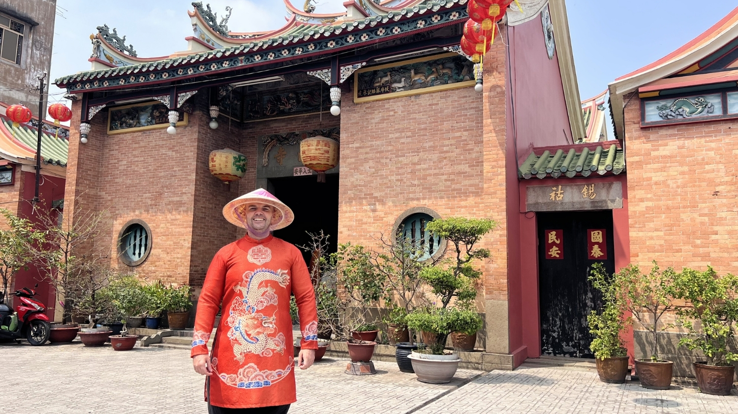 Phung Son Buddhist Temple District 1 featured image