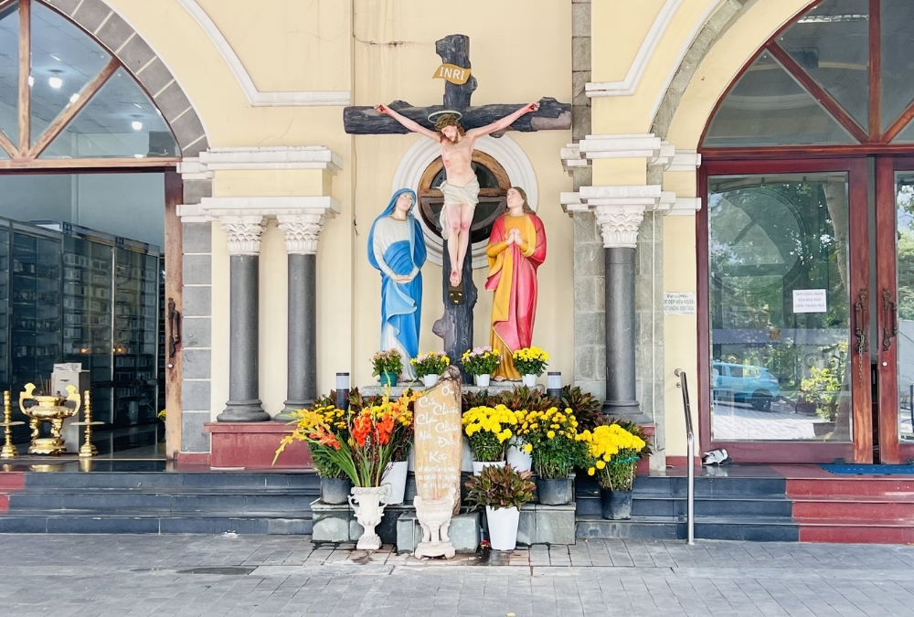 Tips for Visiting Huyen Sy Church