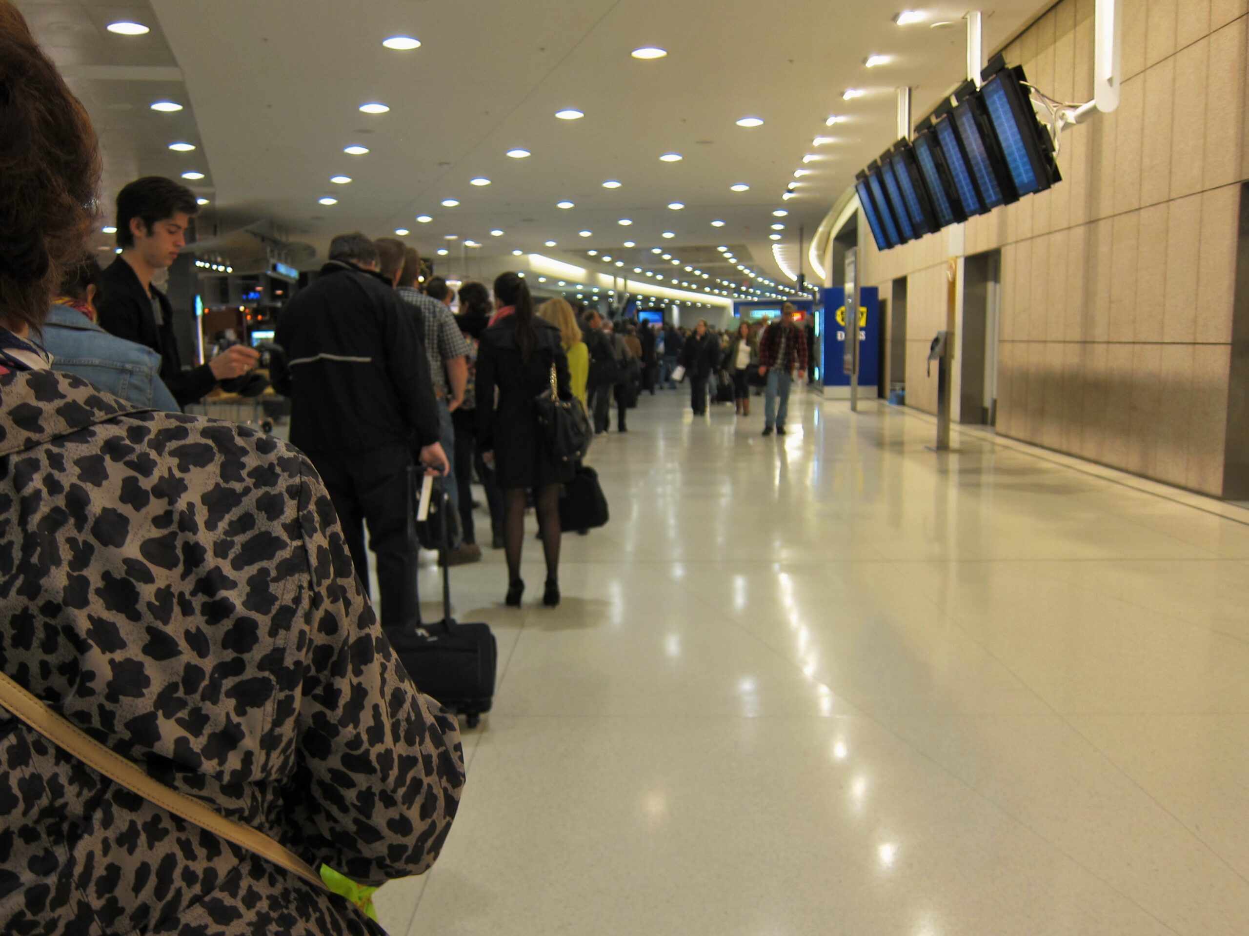 3-hour security queues? Closed airports? What to know about TSA and the shutdown