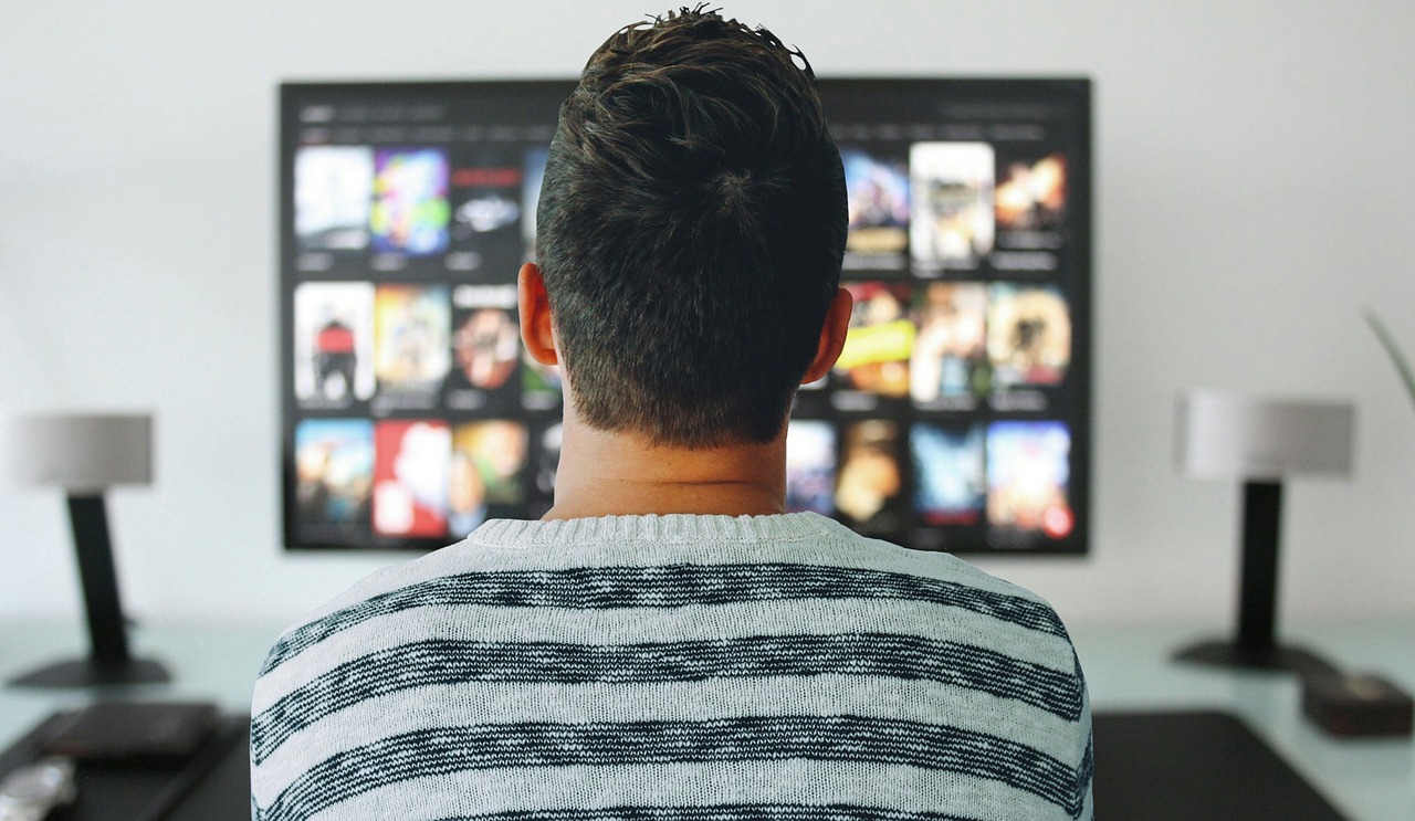 PLDT Home and Samsung team up to bring exclusive entertainment deals to Filipino homes