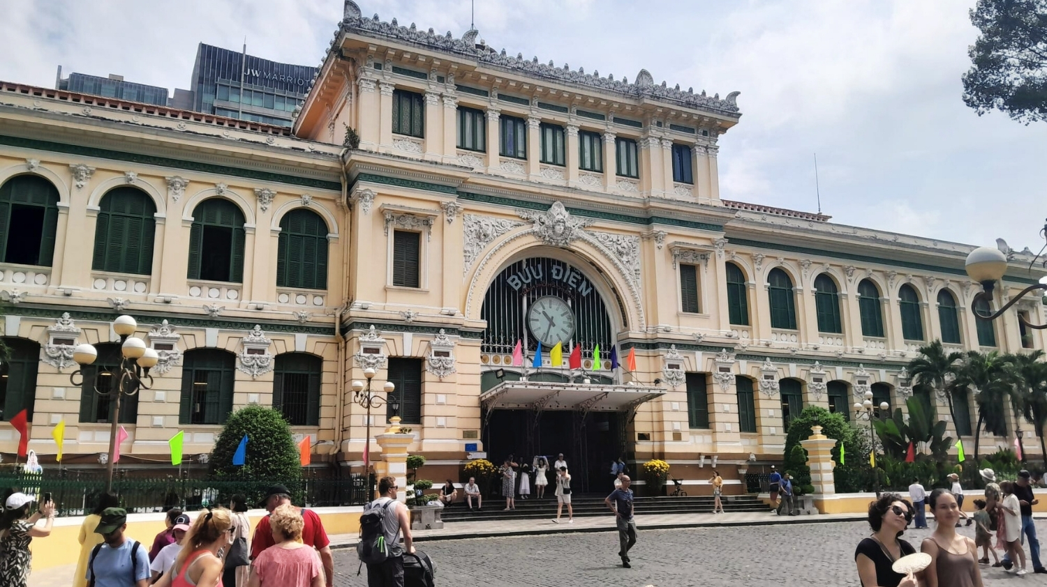 Saigon Central Post Office featured image