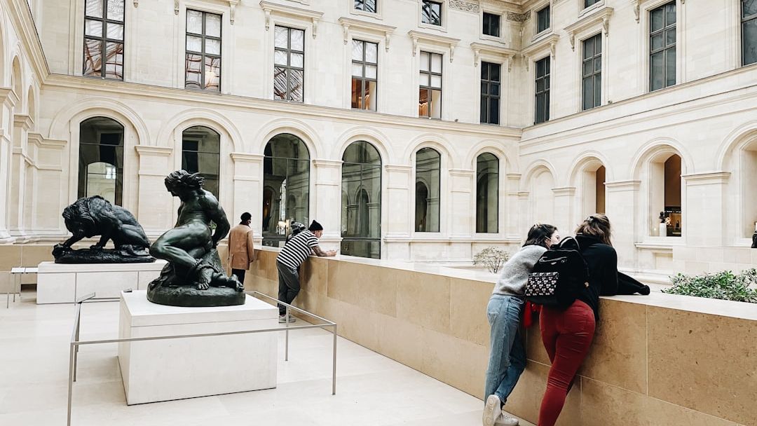 The Biggest Dos and Don'ts for Americans Traveling to Paris