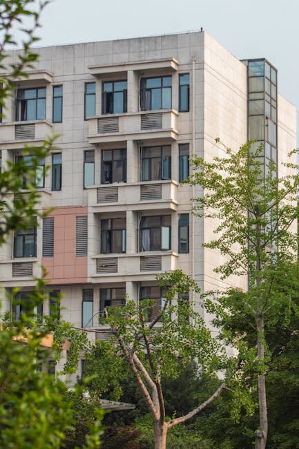 Burglar spent 3 nights in dorm posing as student while she stole from actual students: police