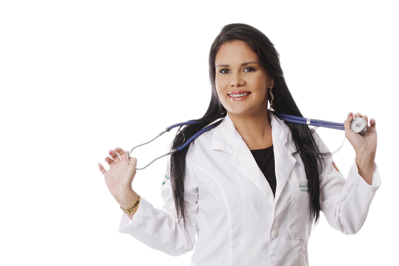 Florida woman who posed as nurse and treated more than 4,400 patients without a license avoids jail time